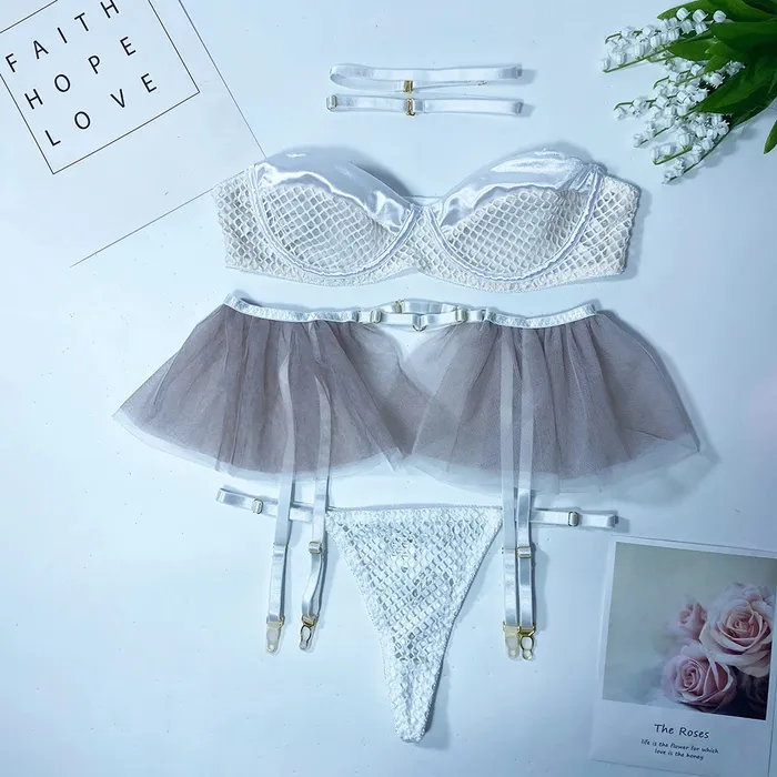 Female Sex Toys EVEs SECRETS Womens Luxury Lace and Ruffled Set 3Piece Erotic Lingerie of Sexy Bra panty Garter Belt