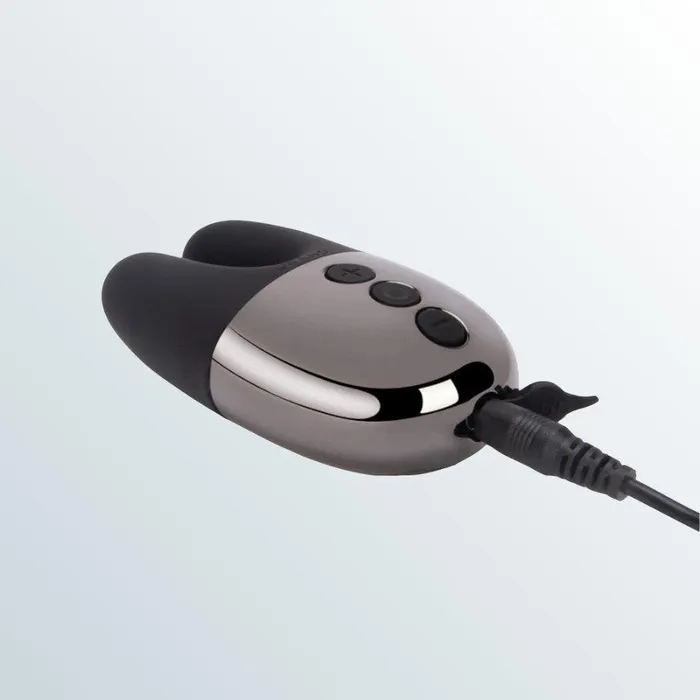 Vibrators Le Wand Le Wand Chrome Double Motor Vibrator Black